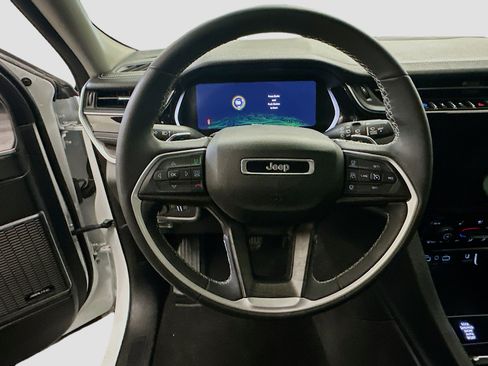 Used 2023 Jeep Grand Cherokee 4WD 4xe w/ Luxury Tech Group II image 18
