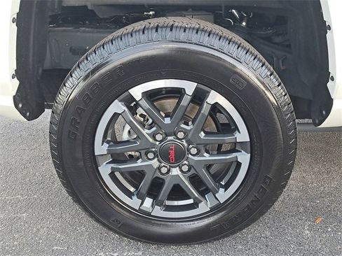 Used 2025 Toyota Tacoma TRD Sport image 7