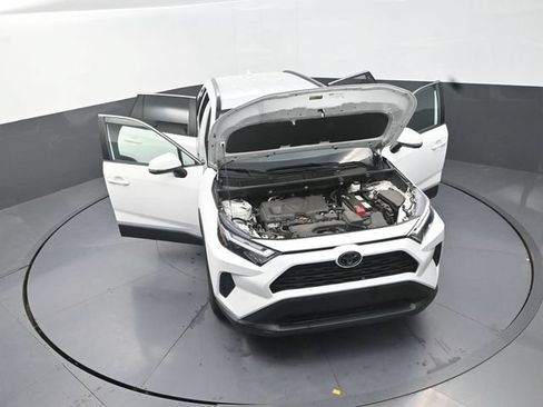 Used 2024 Toyota RAV4 XLE FWD image 40