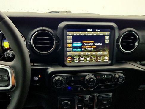 Used 2023 Jeep Wrangler Unlimited Sahara AWD/4WD image 17