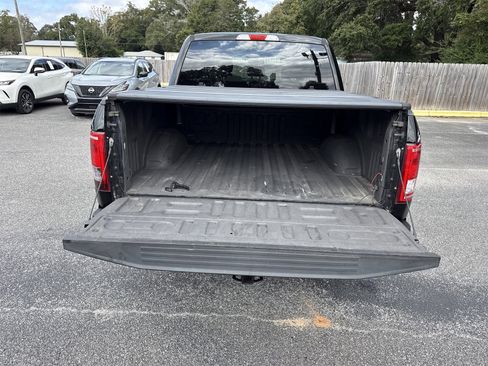 Used 2017 Ford F150 XLT image 24