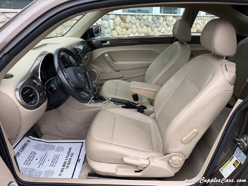 Used 2014 Volkswagen Beetle 1.8T FWD image 4