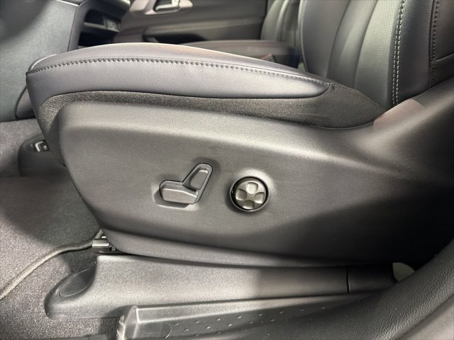 New 2026 Chrysler Pacifica Select AWD/4WD image 22