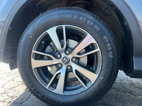 Used 2018 Toyota RAV4 Adventure image 39