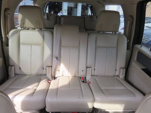 Used 2014 Ford Expedition EL XLT w/ Equipment Group 202A AWD/4WD image 22