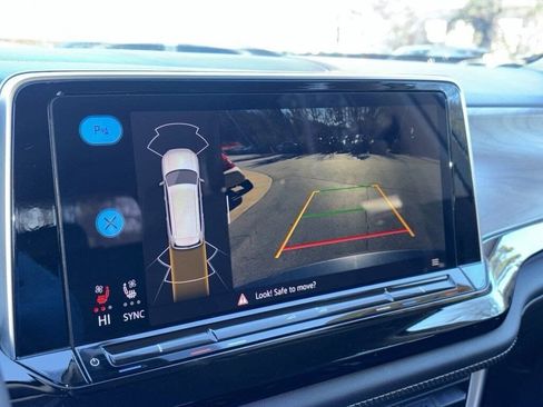 Used 2024 Volkswagen Atlas SE image 14