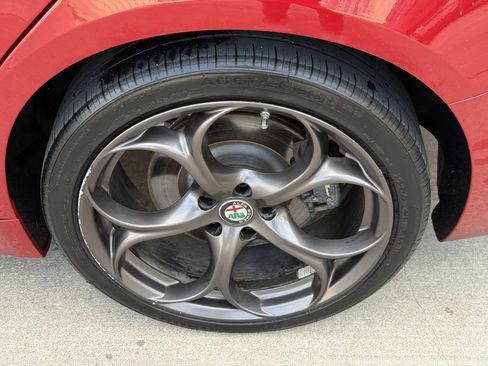 Used 2017 Alfa Romeo Giulia Ti w/ TI 19" Sport Package image 12