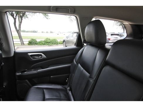 Used 2020 Nissan Pathfinder SL FWD image 11