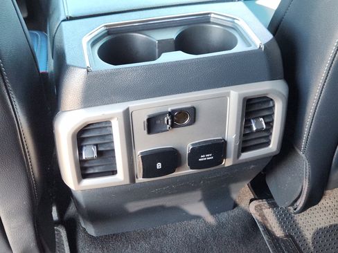 Used 2022 Ford F250 Lariat w/ Lariat Ultimate Package AWD/4WD image 31