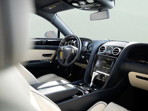 Used 2016 Bentley Flying Spur V8 image 33