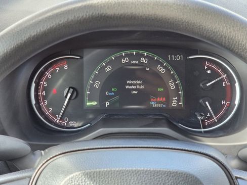 Used 2025 Toyota RAV4 XLE FWD image 16