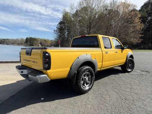 Used 2002 Nissan Frontier XE image 24