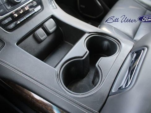 Used 2016 Chevrolet Suburban LT image 20