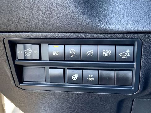 Used 2024 Toyota Tundra Limited AWD/4WD image 14
