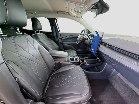 Used 2025 Ford Mustang Mach-E Select w/ Comfort Package Lite image 23