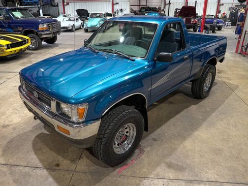 Used 1995 Toyota Pickup DX AWD/4WD image 15
