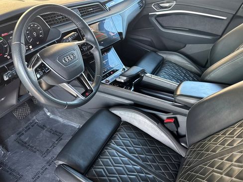 Used 2022 Audi e-tron S Prestige image 9