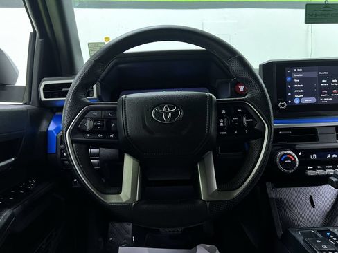Used 2025 Toyota Tacoma TRD Off-Road AWD/4WD image 20