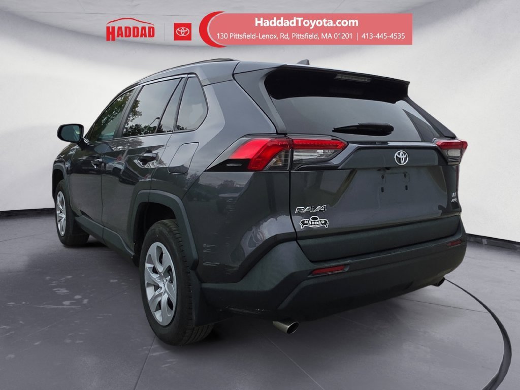 Used 2021 Toyota RAV4 LE AWD/4WD image 3