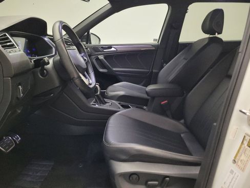 Used 2024 Volkswagen Tiguan SE R-Line FWD image 17