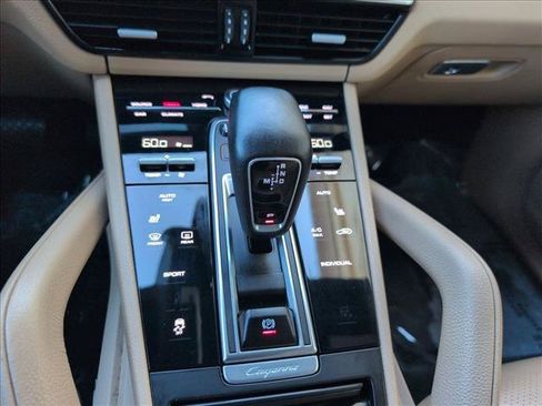 Used 2019 Porsche Cayenne AWD/4WD image 12