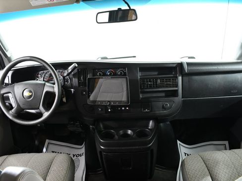 Used 2018 Chevrolet Express 2500 w/ Driver Convenience Package RWD image 7