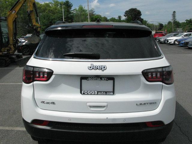 Used 2025 Jeep Compass Limited AWD/4WD image 5