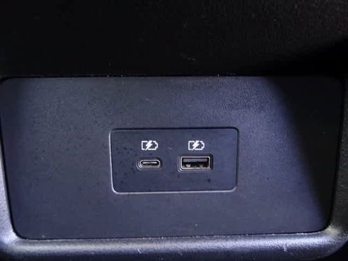 Used 2023 Nissan Rogue SV image 10