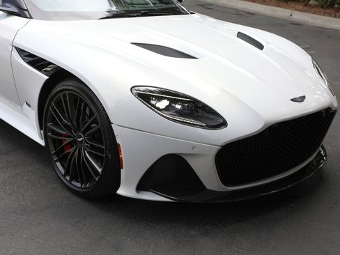 Used 2023 Aston Martin DBS Coupe RWD image 9