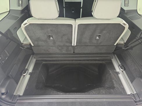 Used 2024 Rivian R1S Adventure AWD/4WD image 26