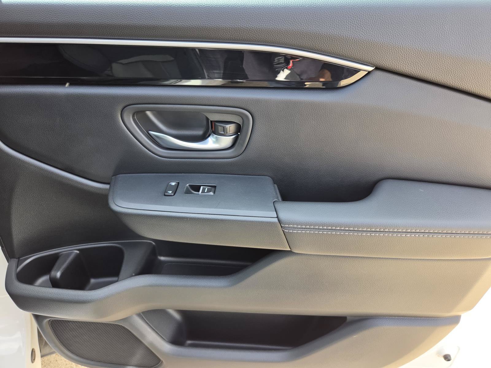 Used 2025 Honda Pilot Touring image 7