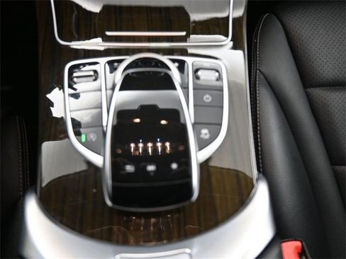 Used 2017 Mercedes-Benz GLC 300 4MATIC Coupe image 3