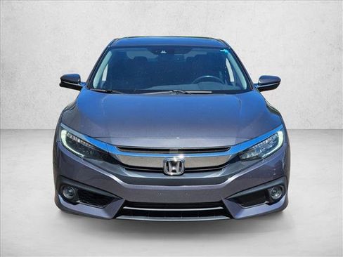 Used 2018 Honda Civic Touring image 2