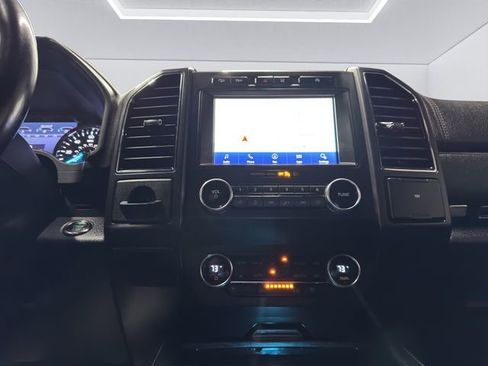 Used 2021 Ford Expedition Limited image 16