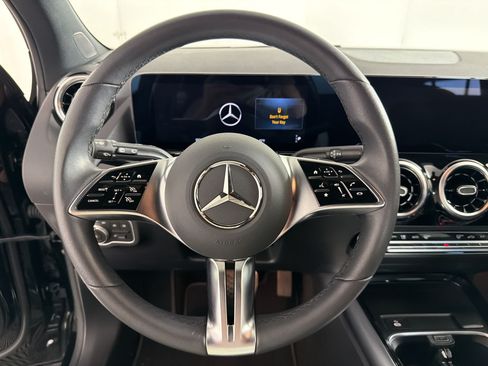 Certified 2025 Mercedes-Benz GLA 250 image 11