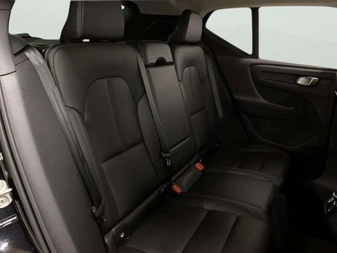 Used 2025 Volvo XC40 B5 Plus image 69