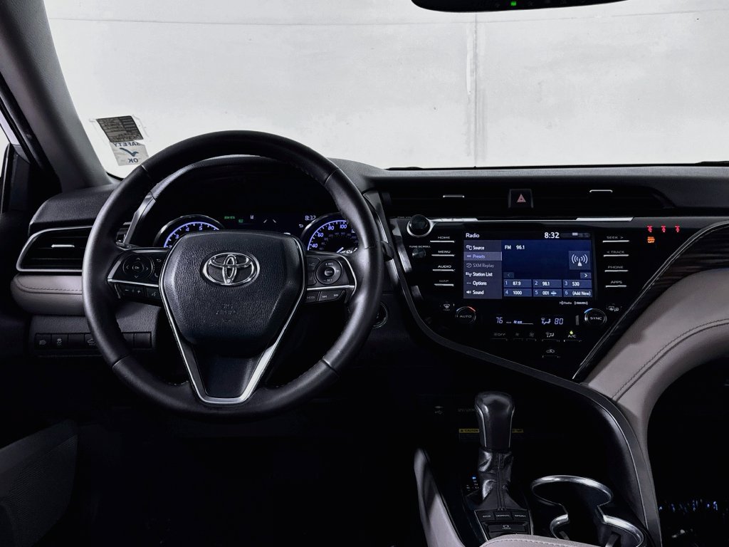 Used 2019 Toyota Camry XLE FWD image 11