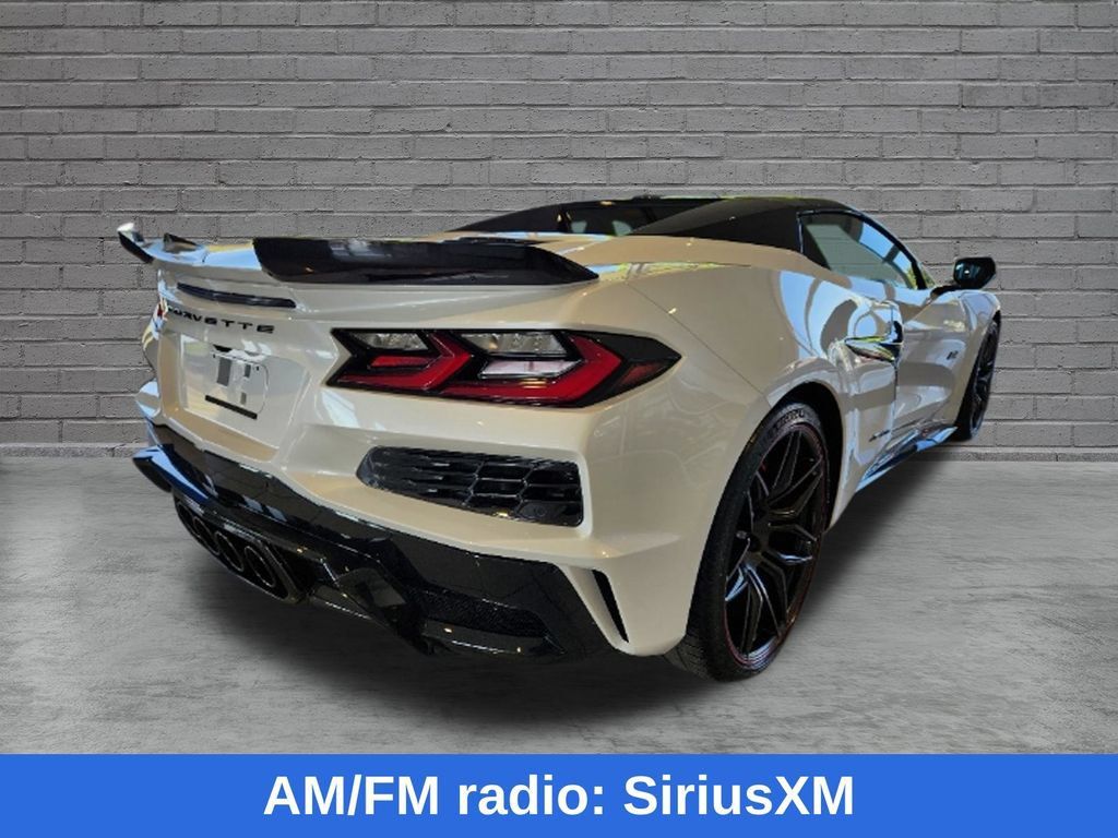 Used 2023 Chevrolet Corvette Z06 RWD image 9