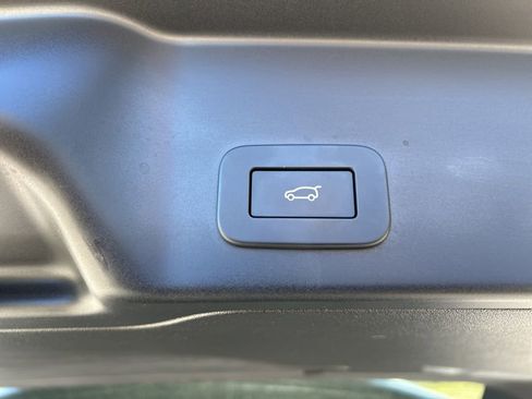 Used 2023 Land Rover Range Rover Evoque R-Dynamic S image 54