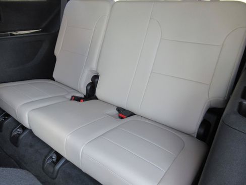Certified 2023 Chevrolet Traverse Premier FWD image 37