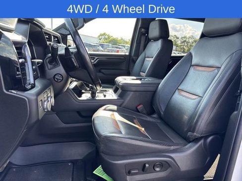 Used 2022 GMC Sierra 1500 AT4 w/ AT4 Premium Package AWD/4WD image 9