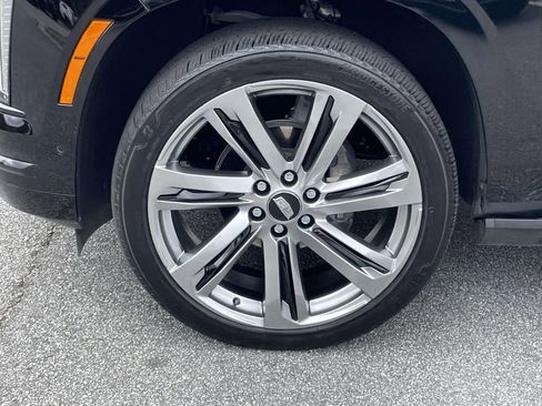 Certified 2025 Cadillac Escalade ESV Sport Platinum image 9