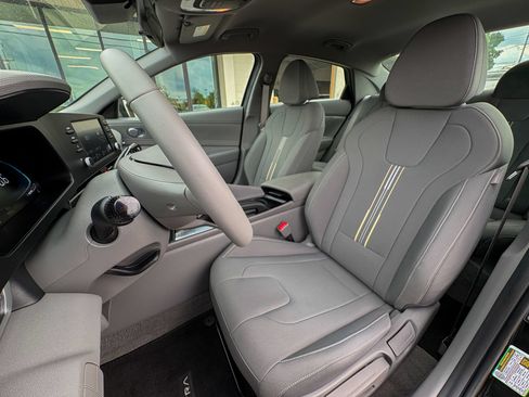 Used 2026 Hyundai Elantra Sport w/ Cargo Package FWD image 24