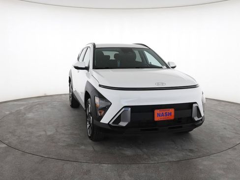 Used 2025 Hyundai Kona SEL image 3