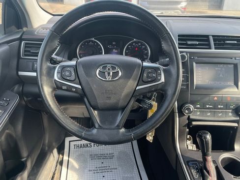Used 2015 Toyota Camry SE w/ Moonroof Package image 20