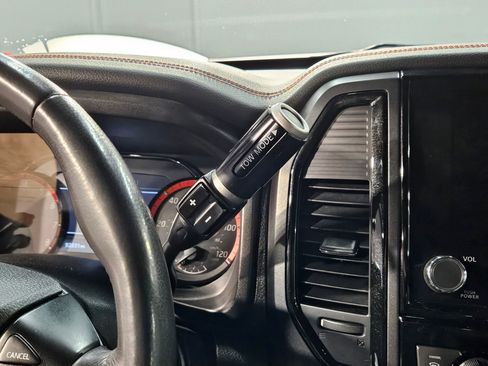 Used 2021 Nissan Titan PRO-4X w/ Pro-4x Convenience Package AWD/4WD image 33