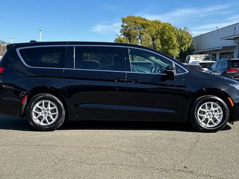 New 2025 Chrysler Voyager LX image 3