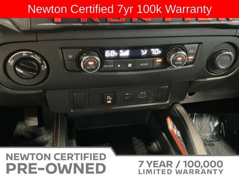 Used 2025 Nissan Frontier PRO-4X AWD/4WD image 15