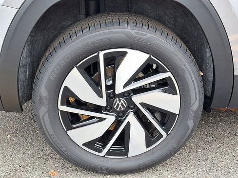New 2026 Volkswagen Atlas SEL image 5