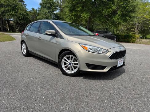 Used 2015 Ford Focus SE FWD image 8